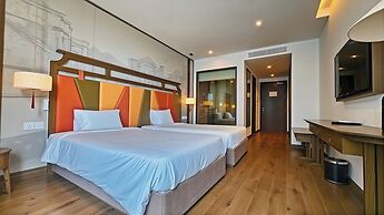 Mandala Oceanfront Driftwood Apartment