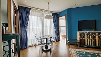 Mandala Oceanfront Driftwood Apartment