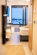 Seastar Apartments