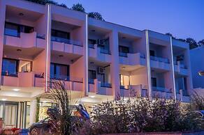 Seastar Apartments