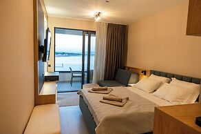 Seastar Apartments