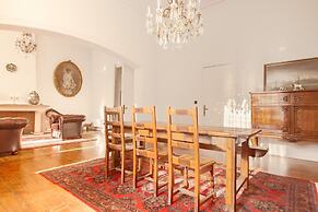 Villa Thor A Majestic 100-year-old Manor