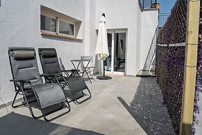 MEFOLINKEL SUITS HOTEL