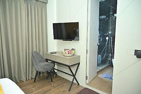Urvi Banquets & Guest House