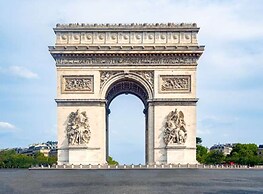 1592 Félicité