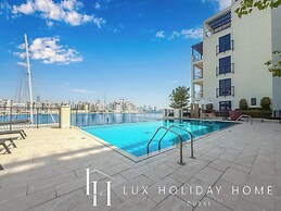 LUX  The Le Pont Sea View Suite