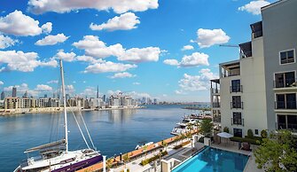LUX  The Le Pont Sea View Suite