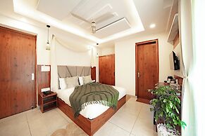 Hummingbird - A Luxury Stay
