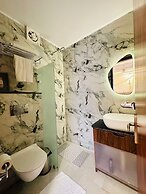 Hummingbird - A Luxury Stay