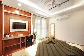 Hummingbird - A Luxury Stay