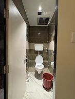 Hotel Rishi Palace