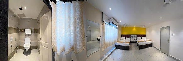 Hotel Rishi Palace