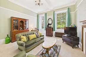 Host Stay Thornecroft
