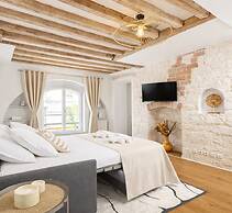 1596 Nazareth