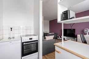 Comfy Studio Apt with Prime Location