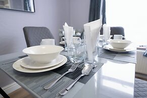 3-bed House - Sleeps 7, Parking & Views