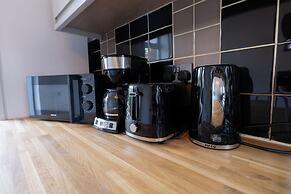 3-bed House - Sleeps 7, Parking & Views