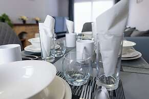 3-bed House - Sleeps 7, Parking & Views