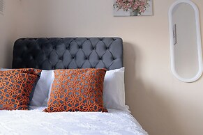 3-bed House - Sleeps 7, Parking & Views