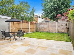 3-bed House - Sleeps 7, Parking & Views