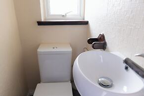 3-bed House - Sleeps 7, Parking & Views