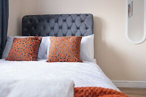 3-bed House - Sleeps 7, Parking & Views