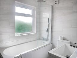 Spacious 6 Bedroom House in Bexleyheath