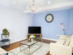 Spacious 6 Bedroom House in Bexleyheath