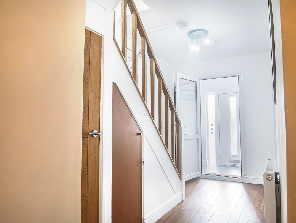 Spacious 6 Bedroom House in Bexleyheath