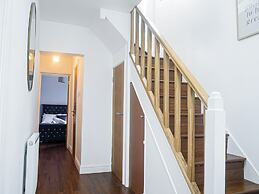 Spacious 6 Bedroom House in Bexleyheath