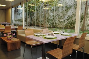 SUITE HOTEL CHROME