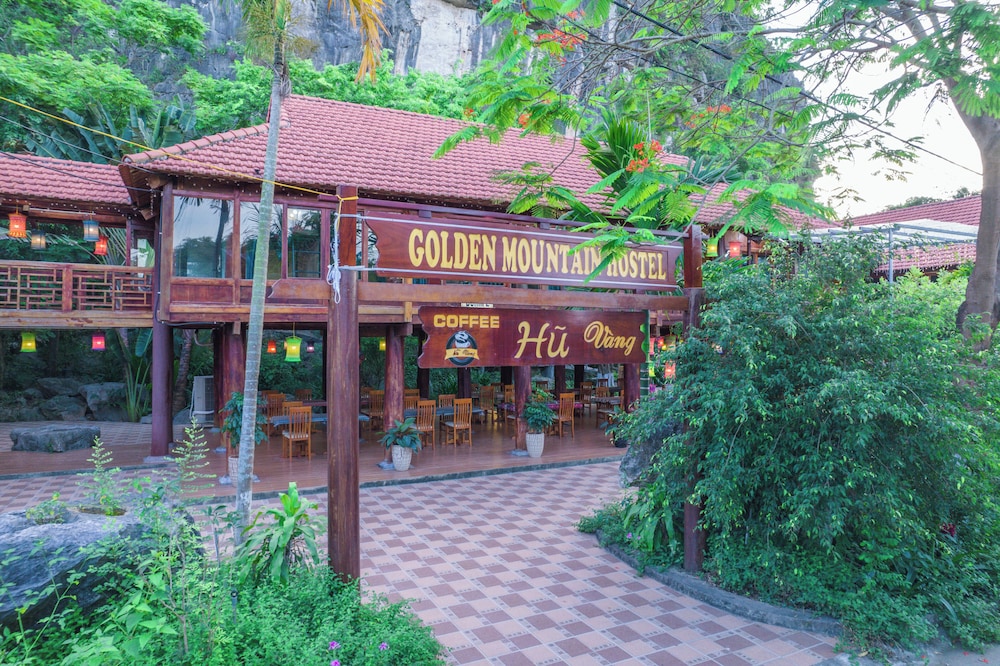 Golden Mountain Hostel