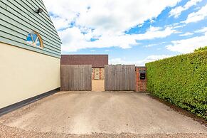 Priory Courtyard - 3 Bedroom Escape