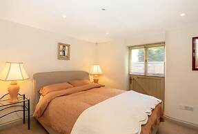 Priory Courtyard - 3 Bedroom Escape