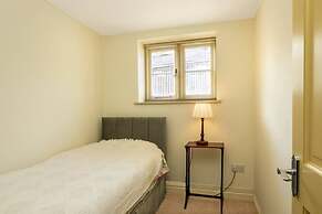 Priory Courtyard - 3 Bedroom Escape