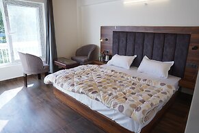 The Oak & Lake View Resort