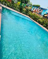 Lee corbett Resort