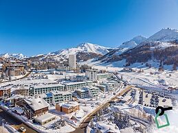 Hotiday Sestriere Ski Run