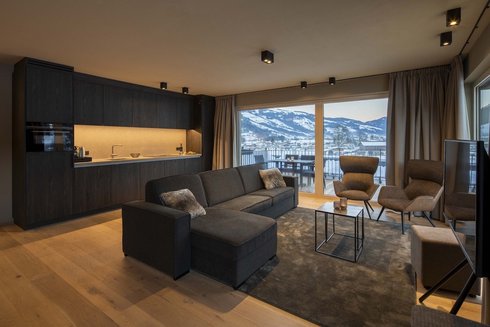 Luxurious Penthouse on the Golf Course