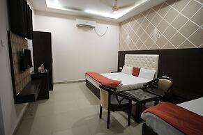 HOTEL S R GRAND