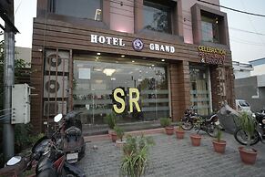 HOTEL S R GRAND