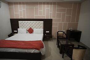 HOTEL S R GRAND