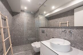 LIV Athinum 1 - Luxury Apartment 5A