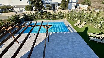 Sunrise Villa With Private Pool