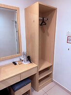 Eco Roomy Hotel