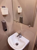 Eco Roomy Hotel