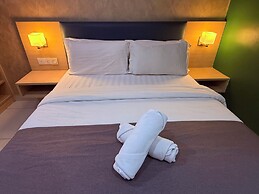 Eco Roomy Hotel