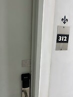 Eco Roomy Hotel