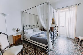 Real Umberto Apartments by Wonderful Italy
