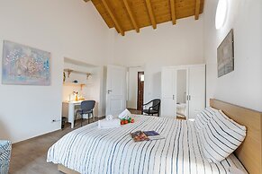 Viola Apartment